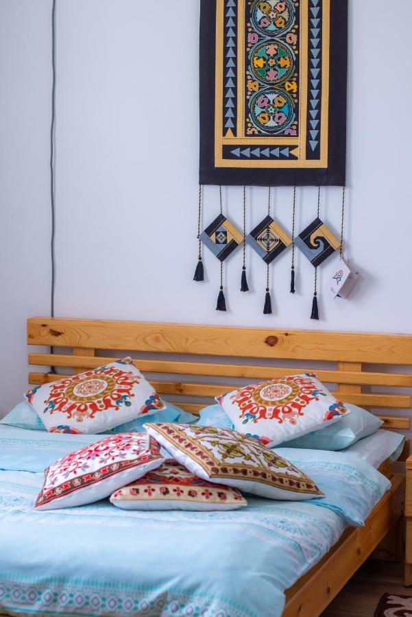 Guest House Etnodom Jalal-Abad Esterno foto