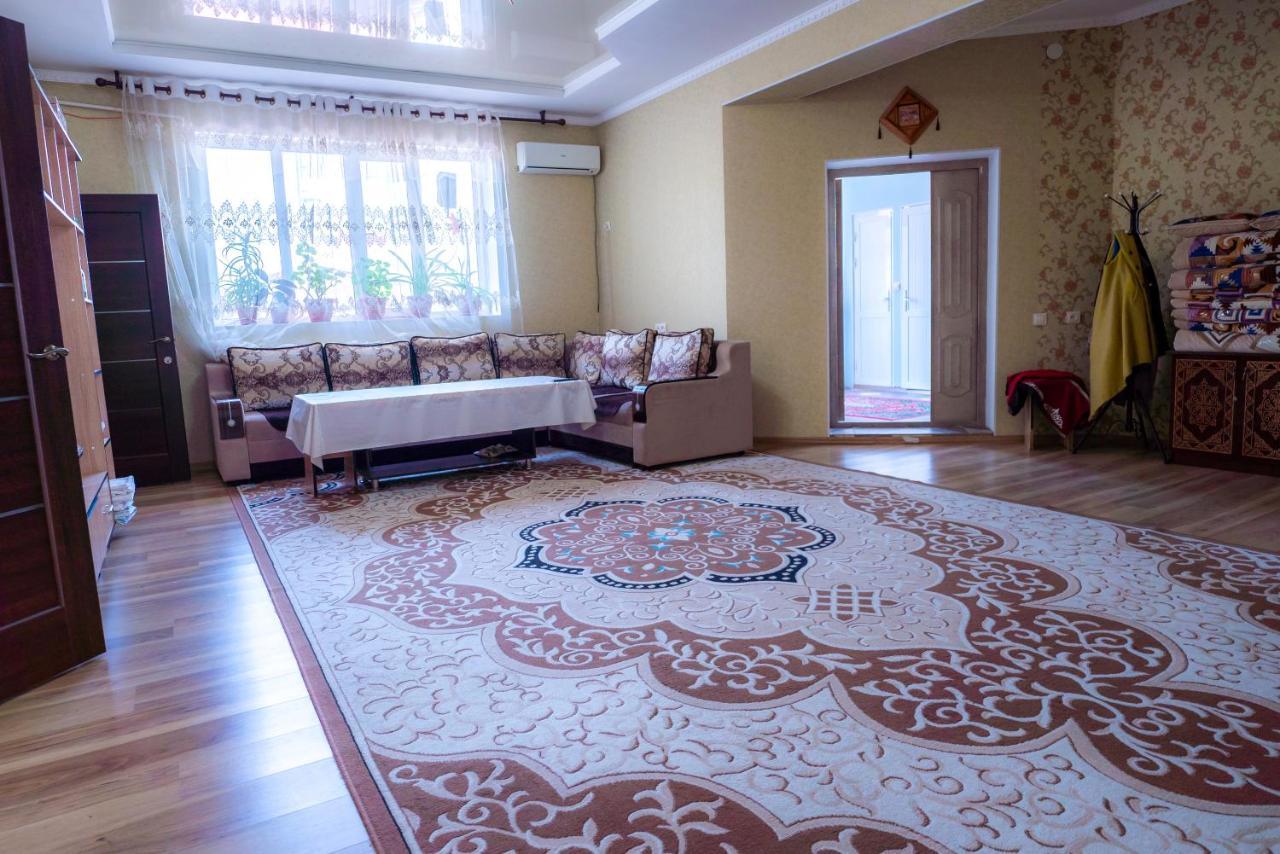 Guest House Etnodom Jalal-Abad Esterno foto