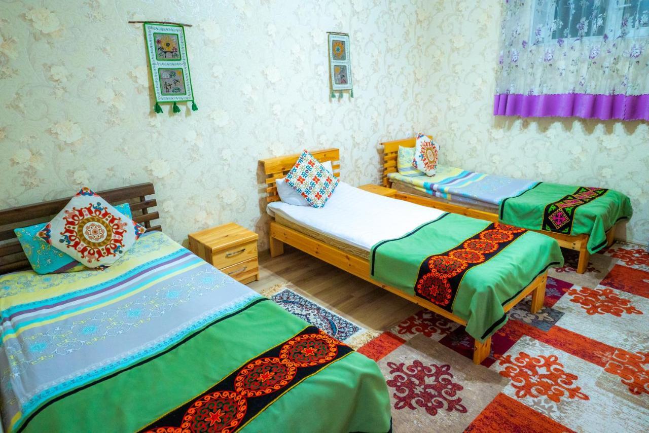 Guest House Etnodom Jalal-Abad Esterno foto