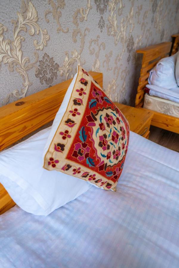 Guest House Etnodom Jalal-Abad Esterno foto
