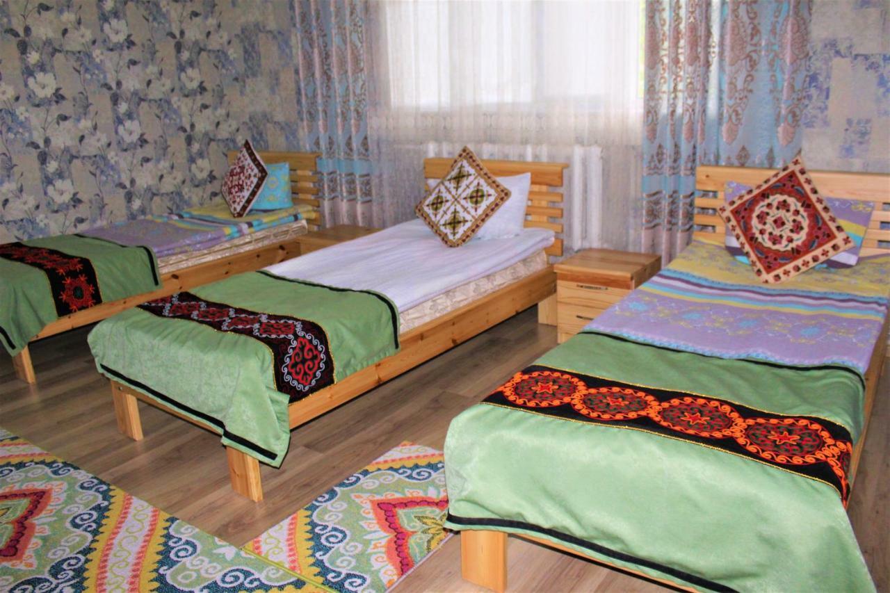 Guest House Etnodom Jalal-Abad Esterno foto
