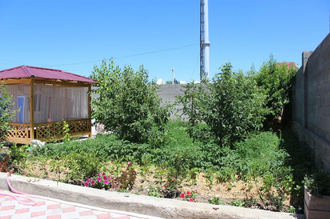 Guest House Etnodom Jalal-Abad Esterno foto