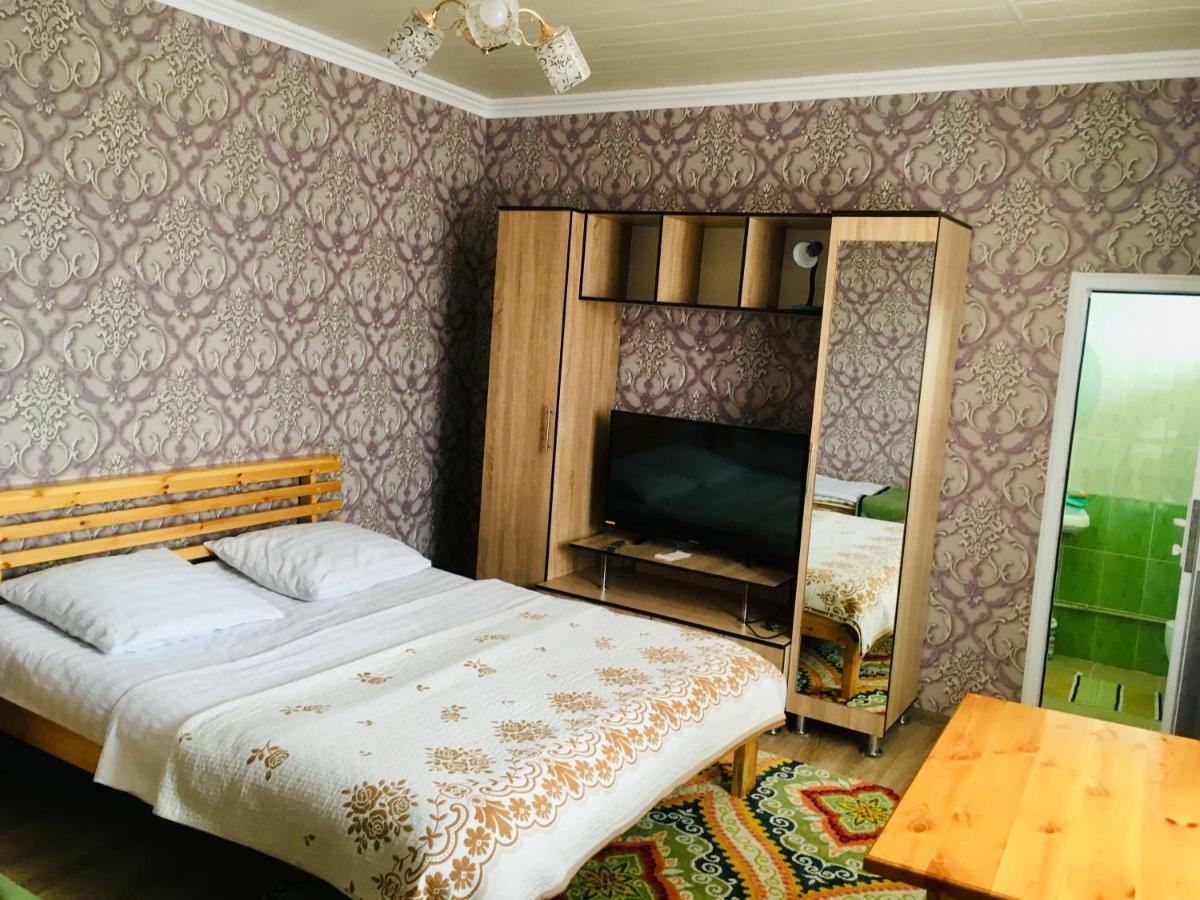 Guest House Etnodom Jalal-Abad Esterno foto