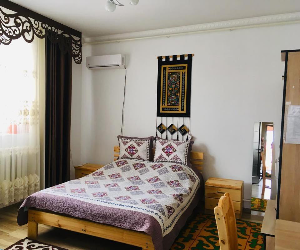 Guest House Etnodom Jalal-Abad Esterno foto